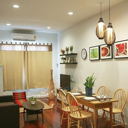 The Serene House Bangkok Bagian luar foto