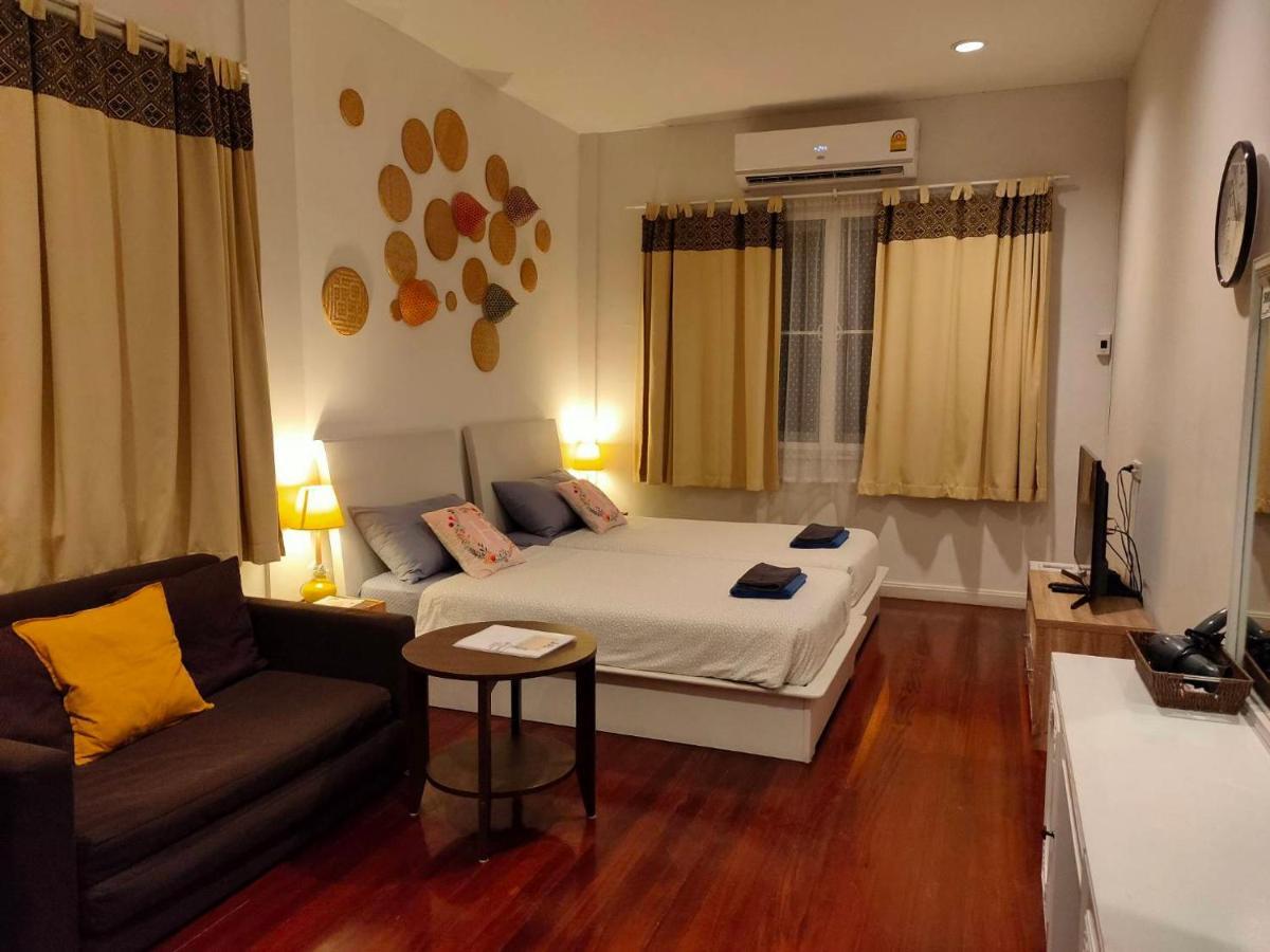 The Serene House Bangkok Bagian luar foto