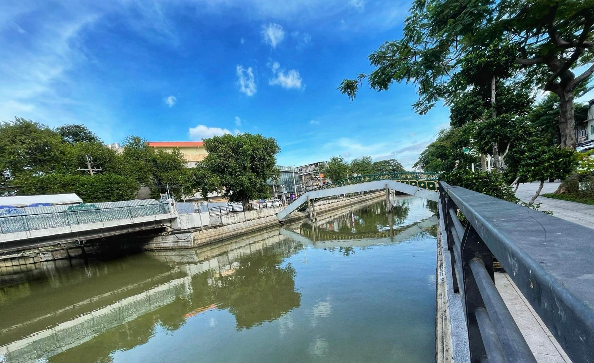 The Serene House Bangkok Bagian luar foto