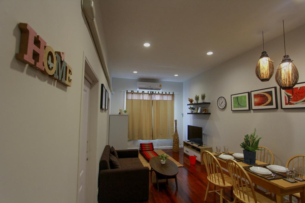 The Serene House Bangkok Bagian luar foto