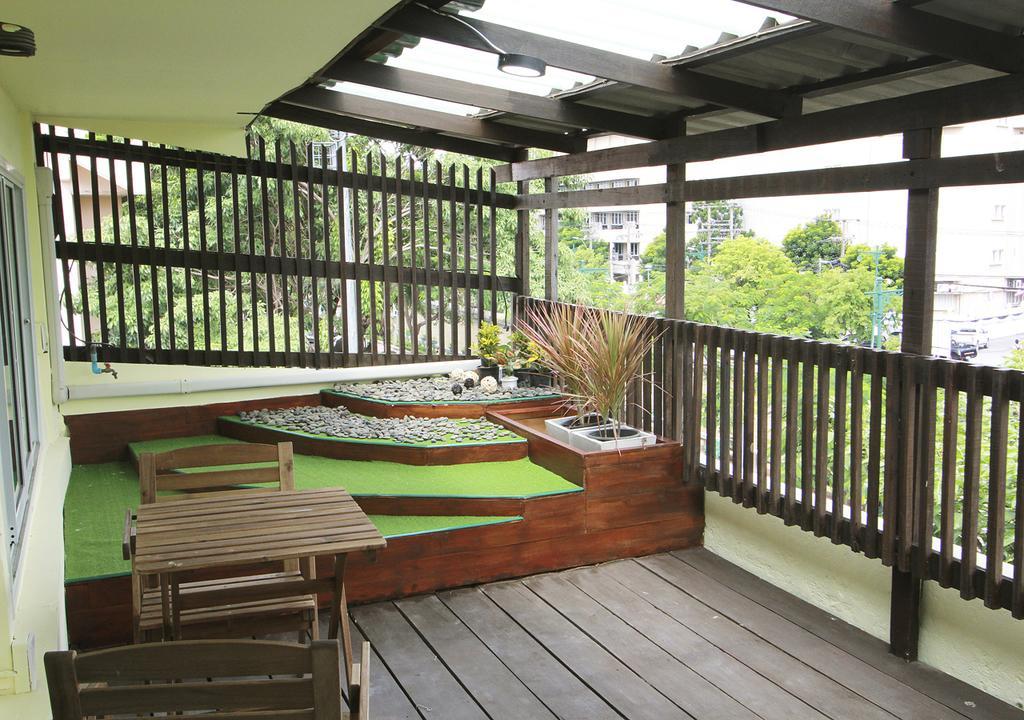 The Serene House Bangkok Bagian luar foto
