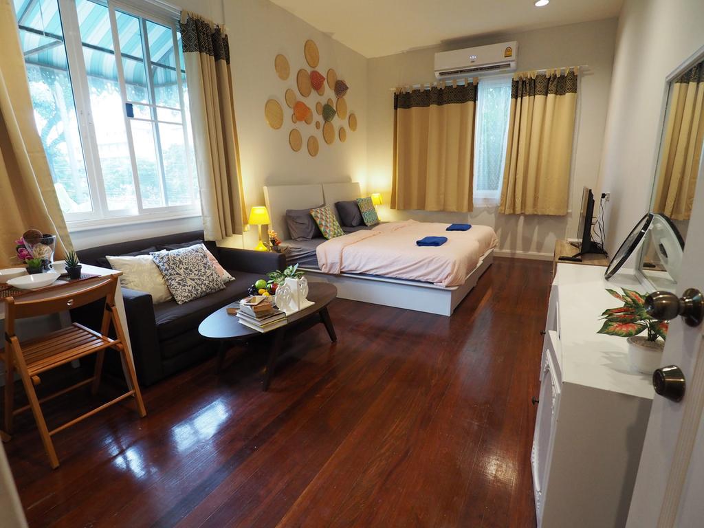 The Serene House Bangkok Bagian luar foto